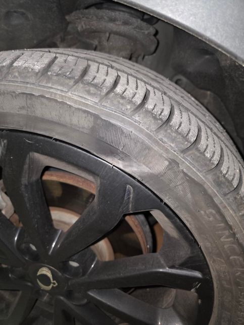 타이어에 볼록 튀어나온 부분이 있어요의 1번 째 이미지