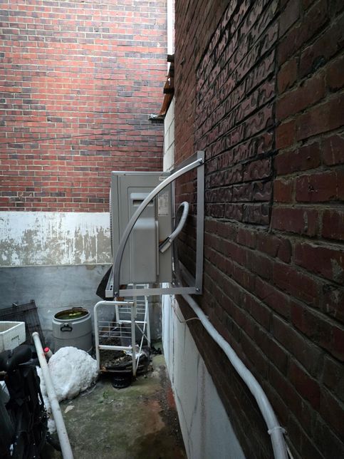 에어컨 실외기 집안 침범 관련 문의 드립니다의 1번 째 이미지