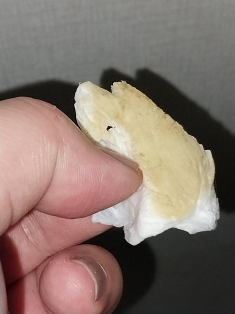 이건 곰팡이인가요? 담배때인가요?의 1번 째 이미지