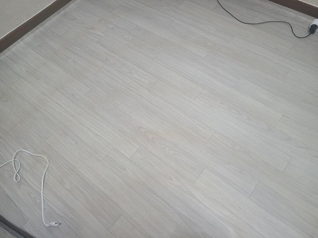 장판이 변색되었습니다. 제가 배상해야 할까요?의 0번 째 이미지