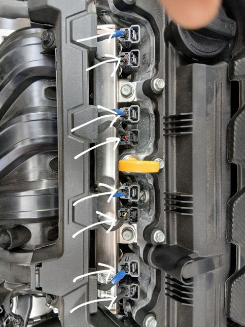 자동차 엔진룸 내부 전선 화재 위험 방지의 0번 째 이미지