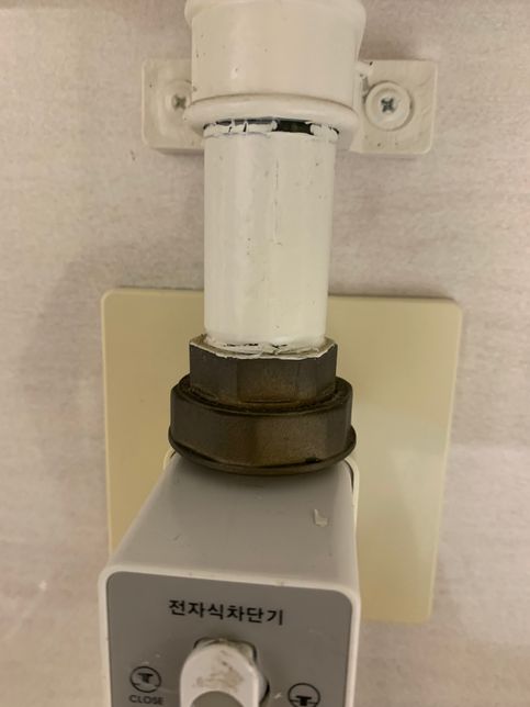 가스레인지 가스관인데 이거 위험한가요?의 0번 째 이미지