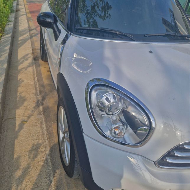 평행주차 연습하다가 긁힘 봐주세요.의 2번 째 이미지