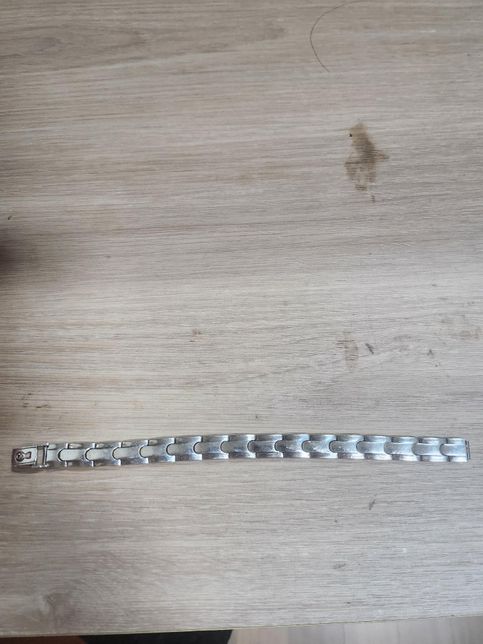 백금팔찌 구멍쪽이 아에 빠졌는데 수리는 가능하고 비용은 안나오죠?의 0번 째 이미지