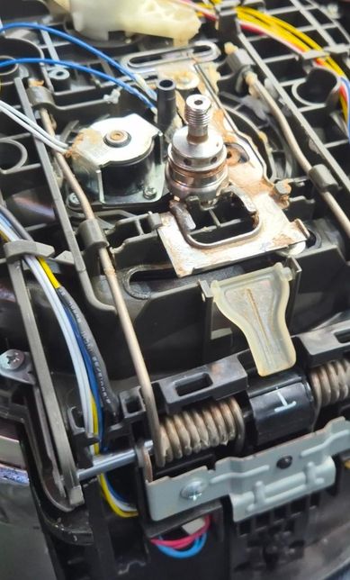 쿠쿠 밥솥 뚜껑안에 물내리는 부품이 계속 빠져요?의 0번 째 이미지