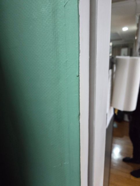 페인트칠한 벽에 도배하는 경우 추가비용은 어느 정도 드나요?의 1번 째 이미지