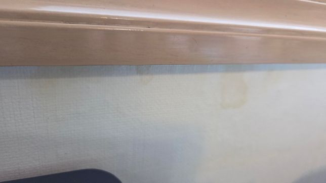 누수 문제? 사용자 부주의? 장판 뜯어짐.의 3번 째 이미지