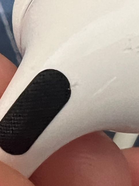 에어팟 이정도 기스,찍힘있으면 시세가 어떻게되나요의 1번 째 이미지