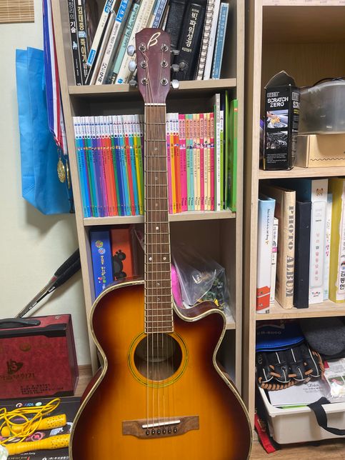 이기타 어느 브랜드인지 알려주세요!의 0번 째 이미지