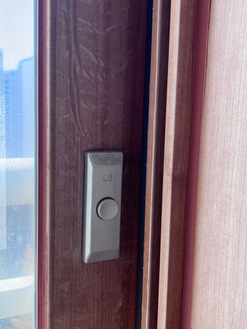 LG 창문 손잡이 버튼 어떻게 여나요?의 0번 째 이미지