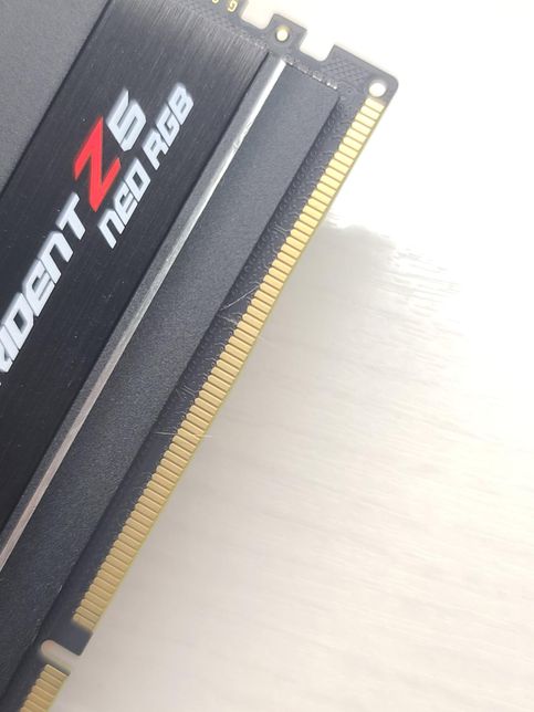 램에 흰색털같은게 있고 검은 자국같은게 있는데의 0번 째 이미지