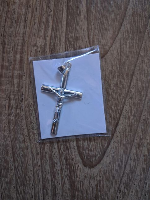 십자가 은색 목걸이 이게 뭔지 가르쳐 주세요?의 0번 째 이미지