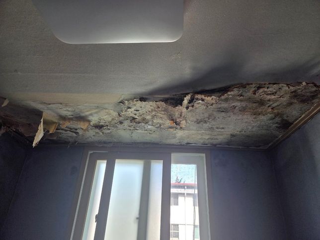 이게 저희집 창틀/외벽 때문에 누수가 난건지 알수있을까요 ?의 0번 째 이미지