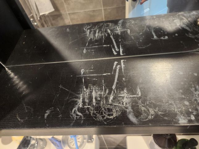 화장실 수납장 나무선반이 안지워져요..의 0번 째 이미지