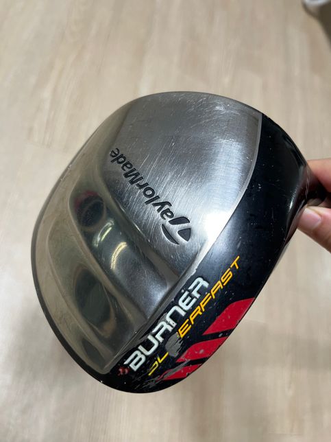 골프채 2개가 있는데 뭔지를 모르겠어요의 0번 째 이미지