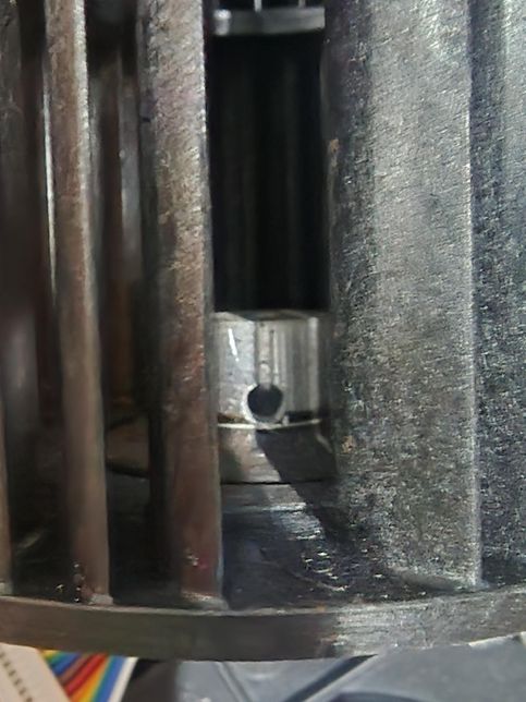 질문창문형 에어컨 분해 청소후 송풍팬 문제 생겼습니다의 2번 째 이미지