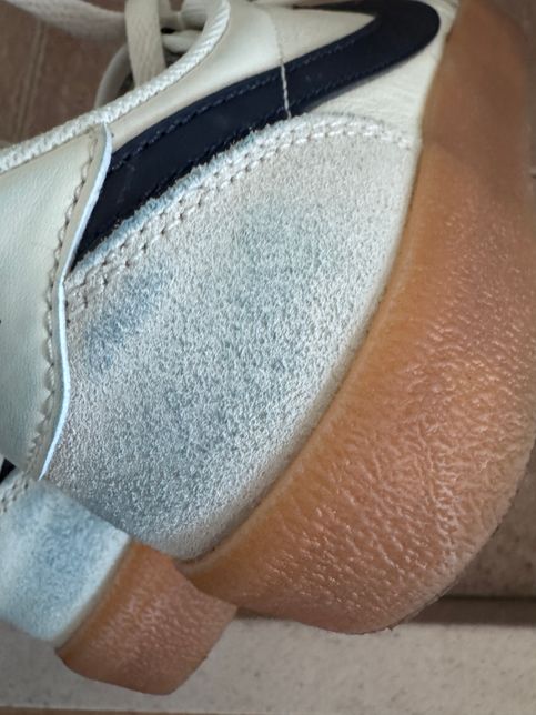 스웨이드 운동화 청바지 이염되었을 때의 1번 째 이미지