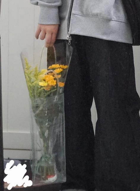 이런 꽃다발은 어떻게 안전하게 들고다니나요?의 0번 째 이미지