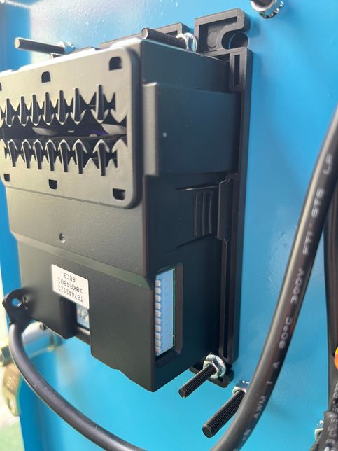 인형뽑기 기계 지폐투입구 열 수 있는 방법의 2번 째 이미지