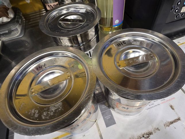 스티커&테이프 붙여놓은 스테인리스에 찐득한거 제거 하는방법?의 0번 째 이미지