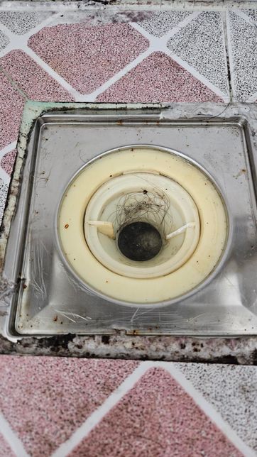 화장실 배수구 뚜껑이 안열립니다...의 0번 째 이미지