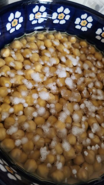 병아리콩 상온에서 물에 불린지 하루됐는데 상한건가요?의 0번 째 이미지