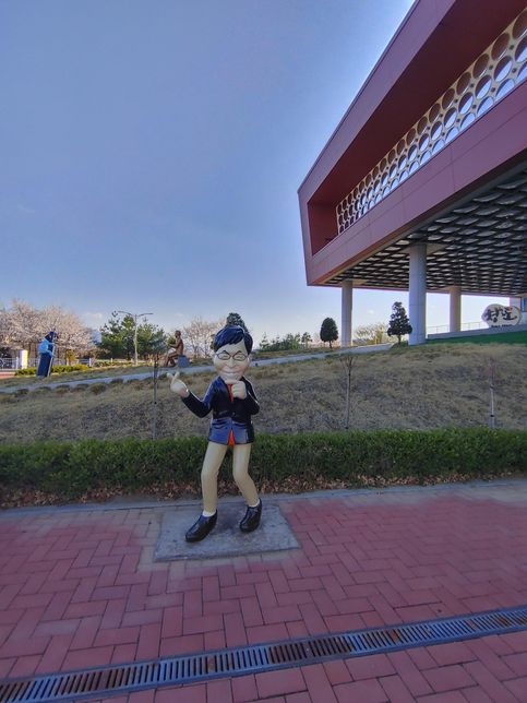 주로 어떤 비장애인들이 발달장애인에게 자극적인 농담을 하며 약점을 잡는 식으로 놀려대나요?의 3번 째 이미지