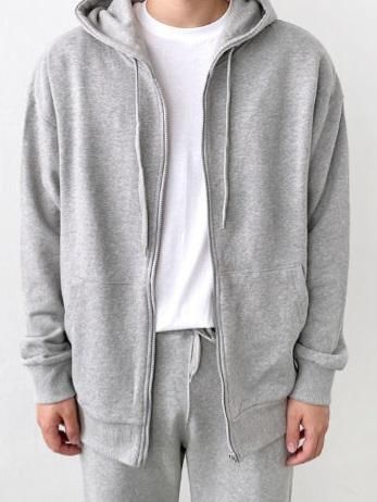 17도 옷차림으로 후드집업 & 면바지 입으면 될까요?의 0번 째 이미지