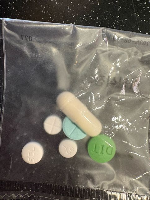 쌍수하고 다이어트 양약 먹어도 되나요?의 0번 째 이미지