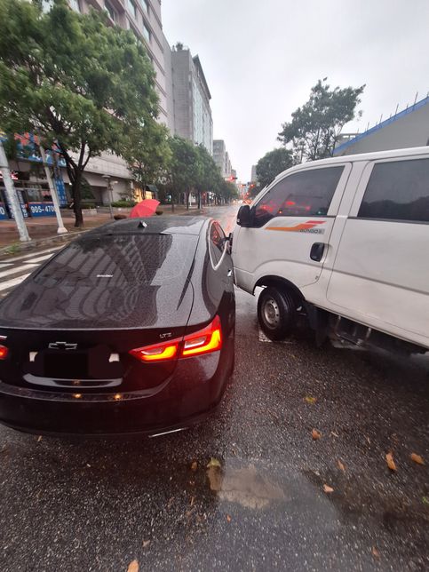 우회전중 과실 여부 조언해주세요??의 2번 째 이미지