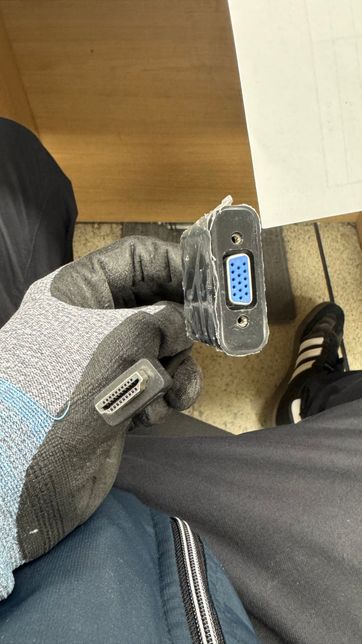 컴퓨터를 바꿨는데 이건 무슨 선인가요?의 0번 째 이미지