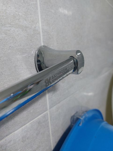 화장실 수건걸이 이거 셀프수리 안되는걸까요?의 1번 째 이미지