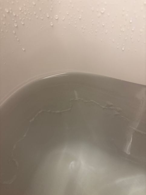 새 욕조라서 그런지 비닐이 조금씩 있더라구요의 0번 째 이미지