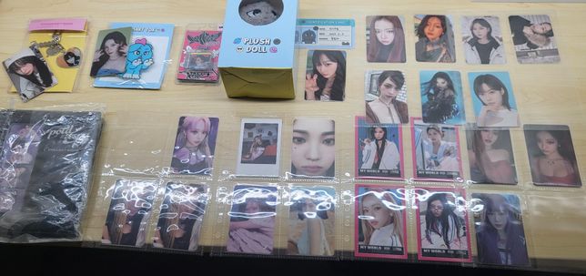 에스파 굿즈 시세를 잘 몰라서 그러는데 사진에 있는 굿즈 일괄 얼마가 적당할까요?의 0번 째 이미지