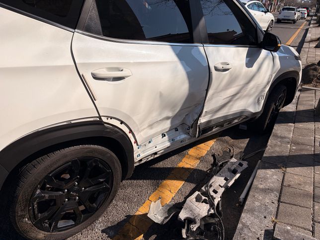 오늘 신호가 없는 교차로에서 직진대 직진 교통사고의 0번 째 이미지