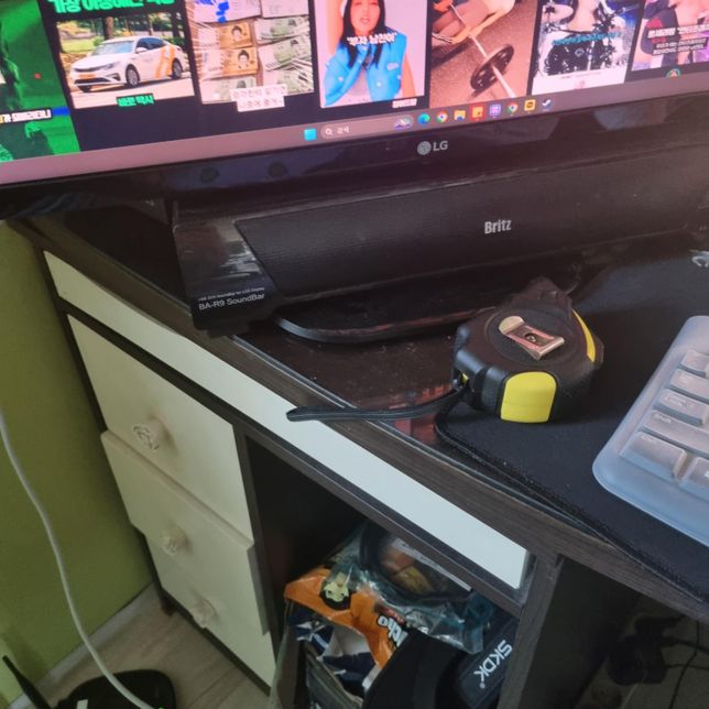 이런 특이한..? 책상을 찾고 있습니다!의 2번 째 이미지