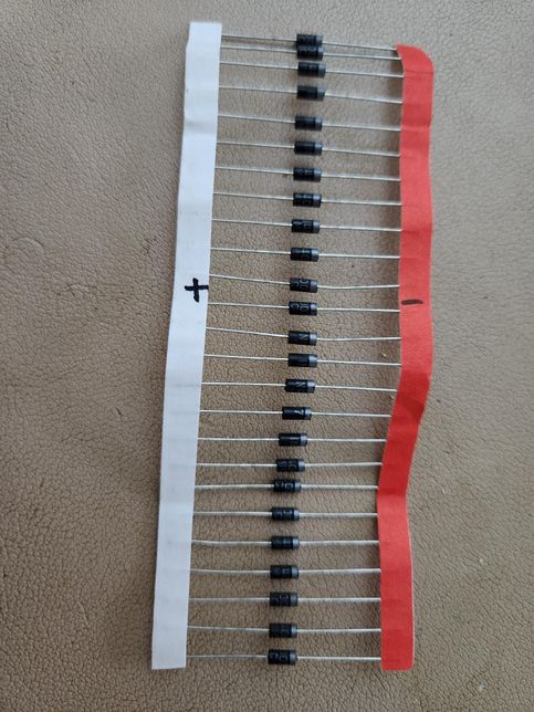 화장실 매립등(다운라이트)에 외장안정기와 led등 사이에 1N4007다이오드 연결방법을 알려주세요의 2번 째 이미지