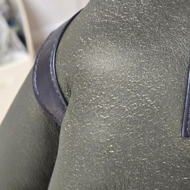 무스탕 가죽 갈라짐. 정상인가요? 불량인가요?의 0번 째 이미지