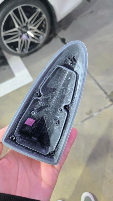 자동세차중 샤크안테나 파손되었습니다의 1번 째 이미지