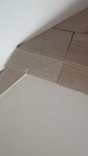 천장 테두리에 나무 껍질같은게 벗겨져요의 0번 째 이미지