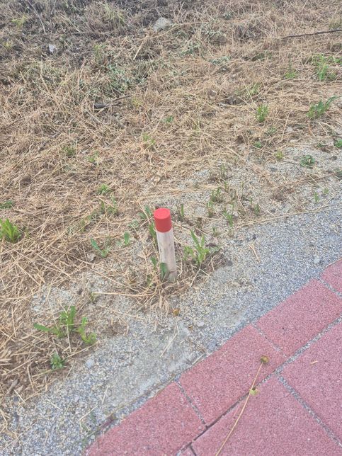 이거 뭐에쓰는 물건인가요 길에 꽂혀있의 0번 째 이미지