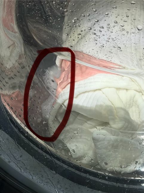 이건 세제거품인가요 아니면 세탁기가 돌면서 생기는 거품인가요?의 0번 째 이미지