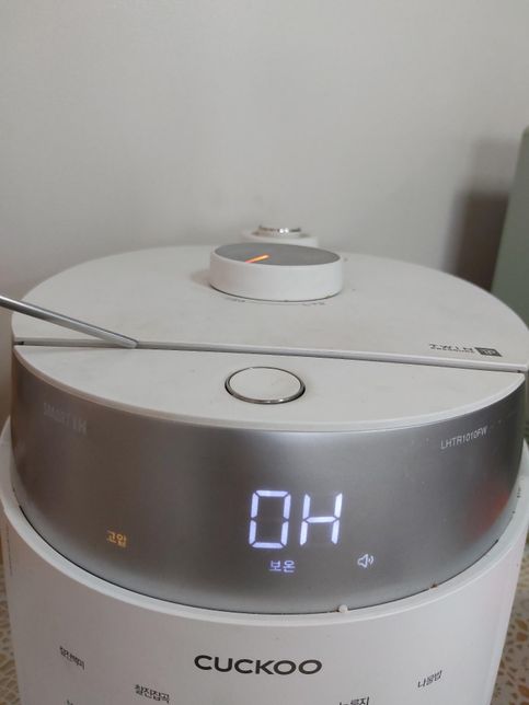 쿠쿠밥솥 뚜껑이 약간 떠있는데 뭐가 문제일까요?의 0번 째 이미지