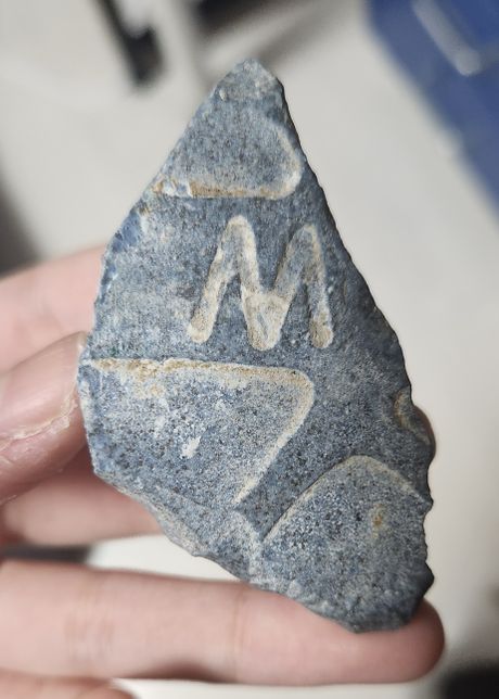 집에 이렇게 생긴 돌이 있는데 뭘까요?의 0번 째 이미지