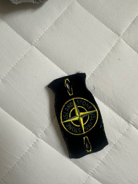 스톤아일랜드 와펜 구겨진거 펼수있나요?의 0번 째 이미지