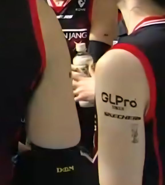 배구선수 이런 팔뚝 도장은 왜 하는건가요?의 0번 째 이미지