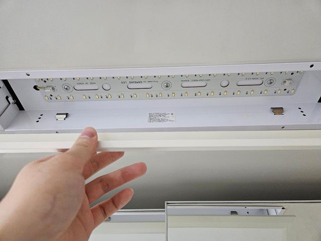 욕실 등이 나갔는데 어떤걸 확인하고 교체해야 하나요??의 2번 째 이미지