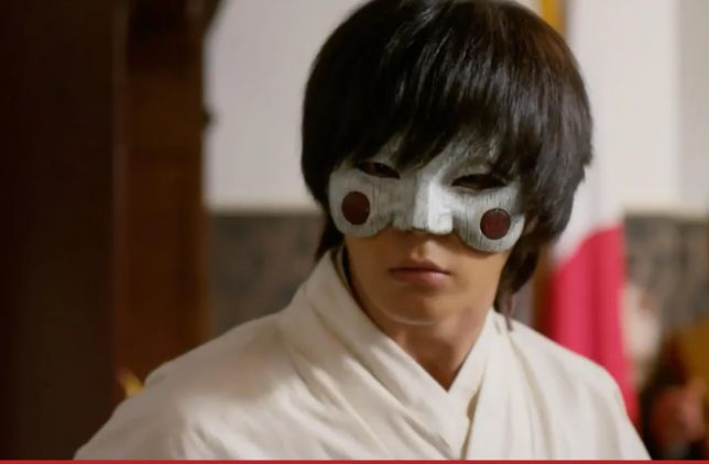 각시탈은 초대 각시탈, 2대 각시탈 누가 더 강할까요?의 1번 째 이미지