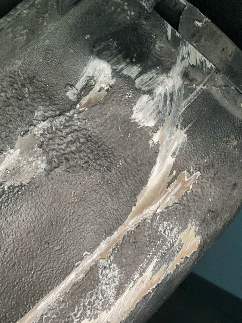 차 하부 긁혔는데 한번 봐주세요!ㅠㅠ의 1번 째 이미지