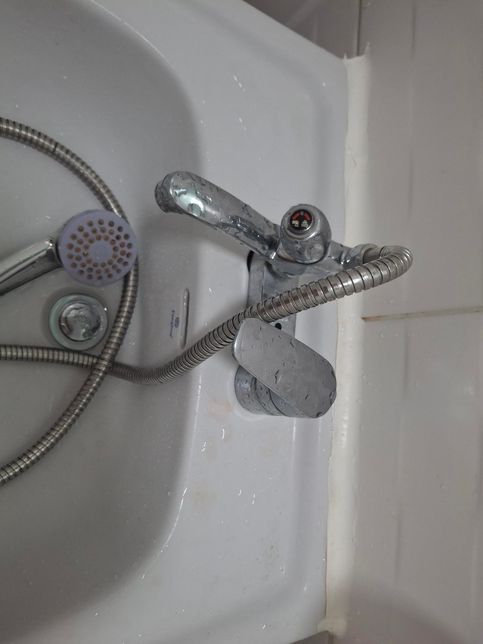 화장실에서 이렇게 변색이 되는 건 뭐 때문인가요의 1번 째 이미지